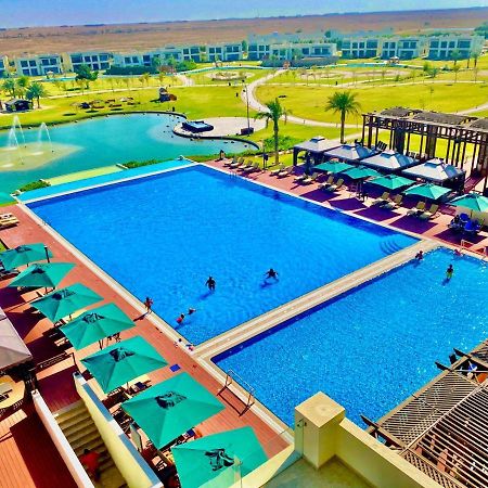 Retaj Salwa Resort & Spa Doha Exteriör bild The pool at the Al-Jazair Resort