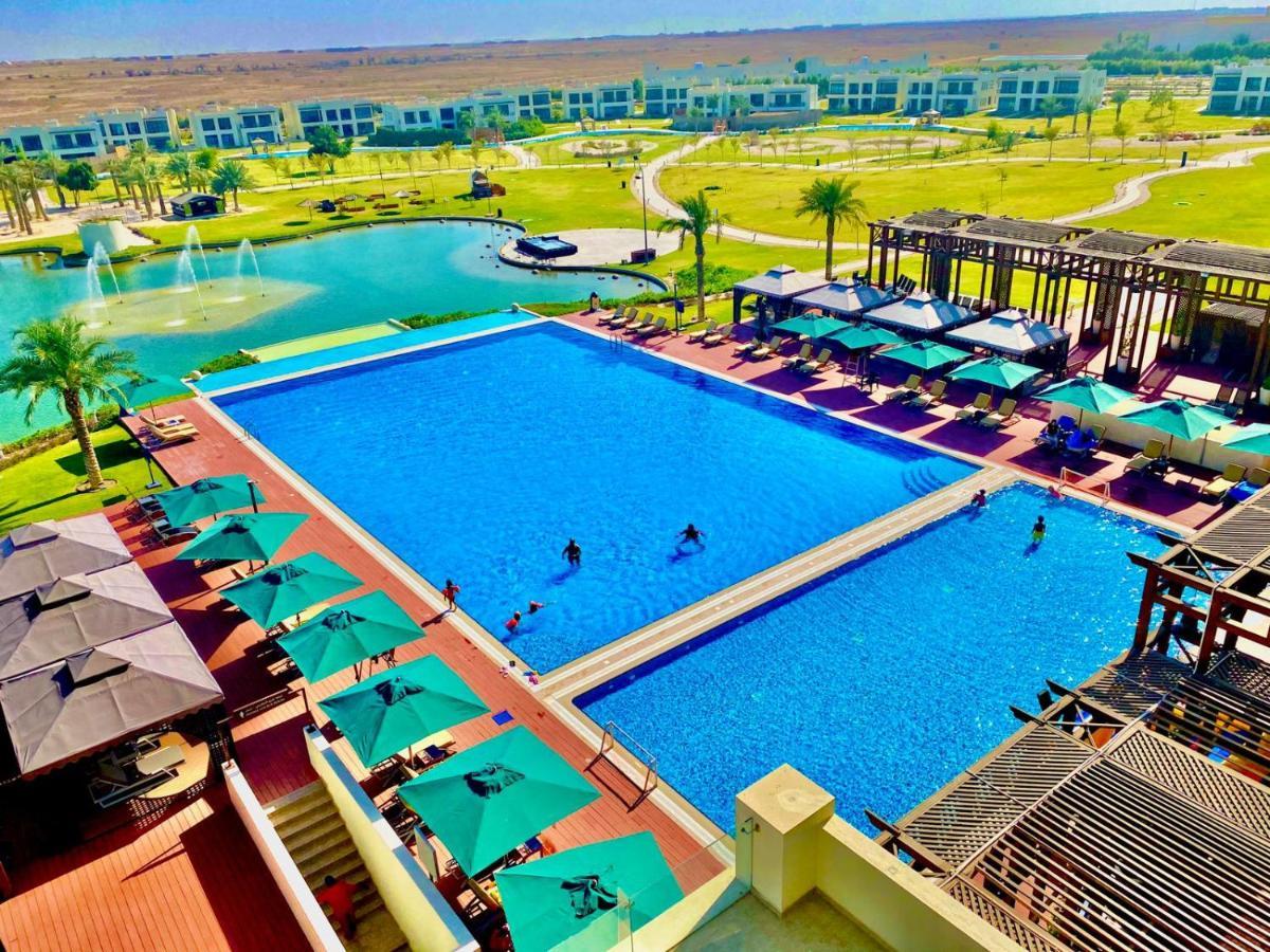 Retaj Salwa Resort & Spa Doha Exteriör bild The pool at the Al-Jazair Resort