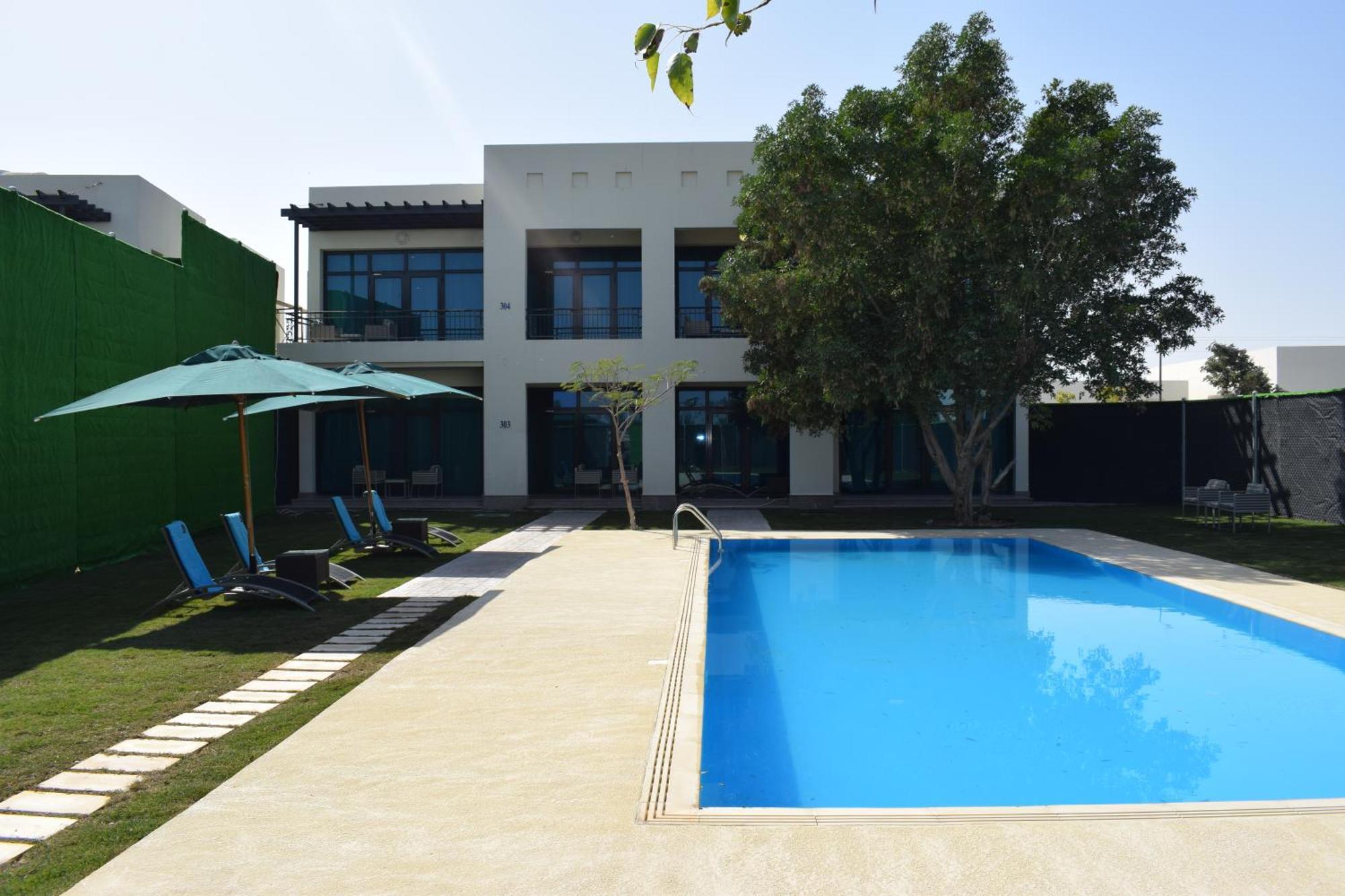 Retaj Salwa Resort & Spa Doha Exteriör bild A villa in Al Reef