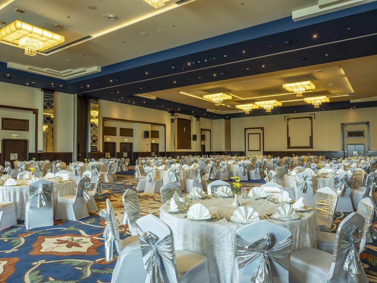 Retaj Salwa Resort & Spa Doha Exteriör bild The Grand Ballroom