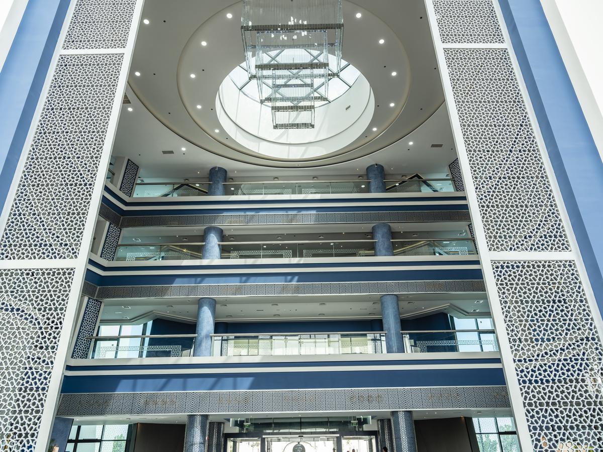 Retaj Salwa Resort & Spa Doha Exteriör bild Interior of the library